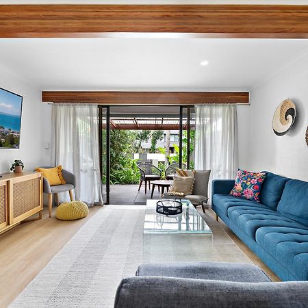 Stylish Townhouse, Private Courtyard Walk To Beach ヌーサヴィル エクステリア 写真