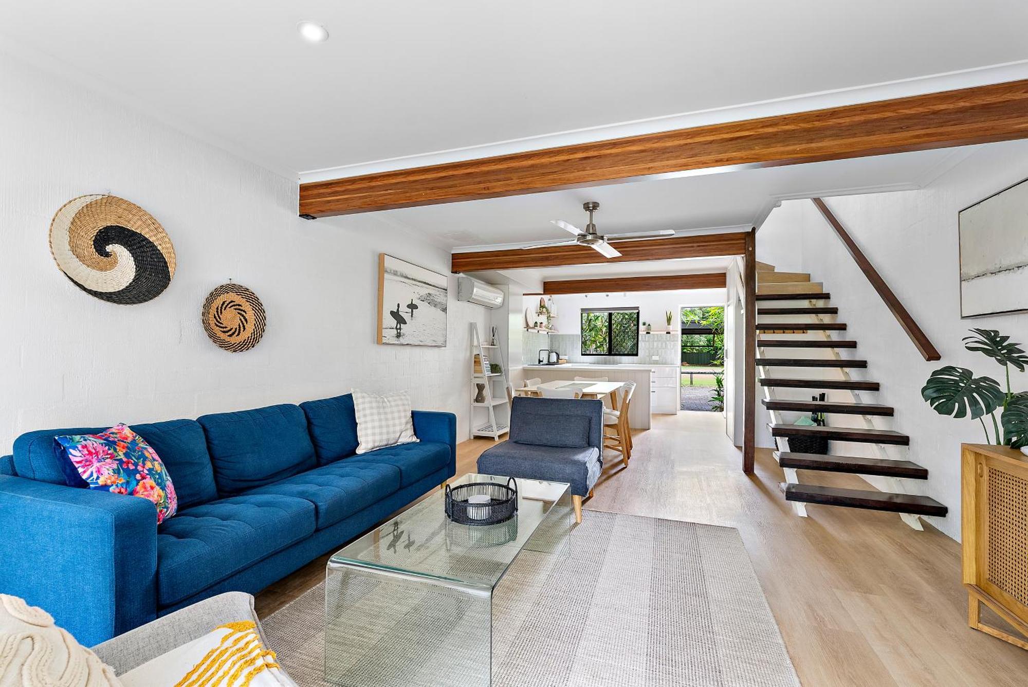 Stylish Townhouse, Private Courtyard Walk To Beach ヌーサヴィル エクステリア 写真